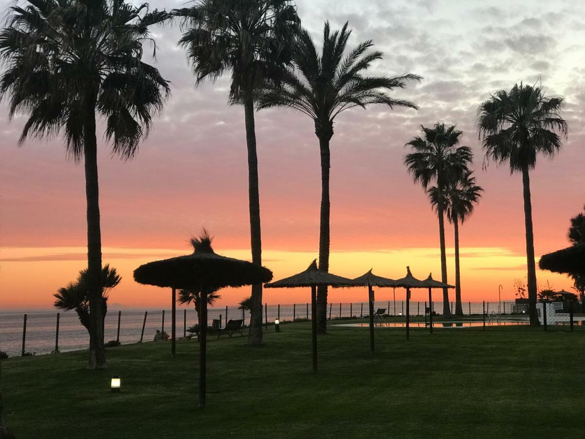 Mi Capricho B16 Beachfront Apartment ラ・カラ・デ・ミハス エクステリア 写真